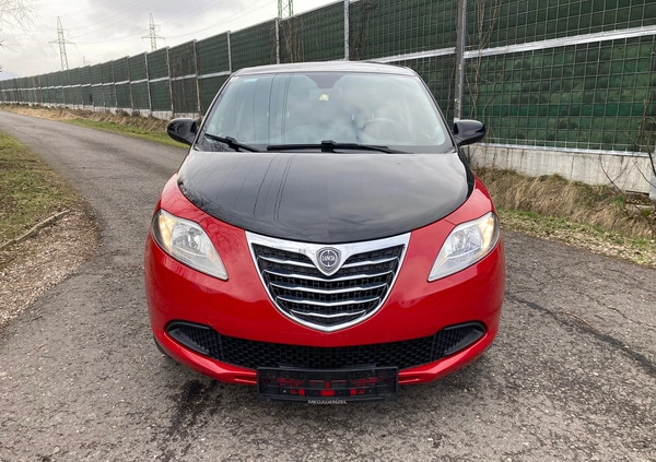 Lancia Ypsilon cena 10900 przebieg: 77000, rok produkcji 2012 z Pełczyce małe 172